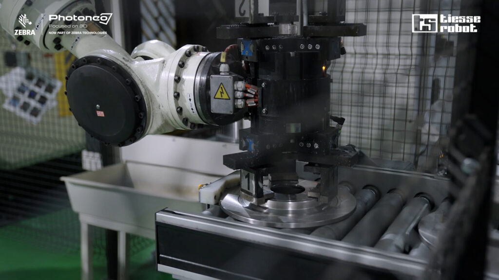 Brake disc picking with Photoneo - balancing station